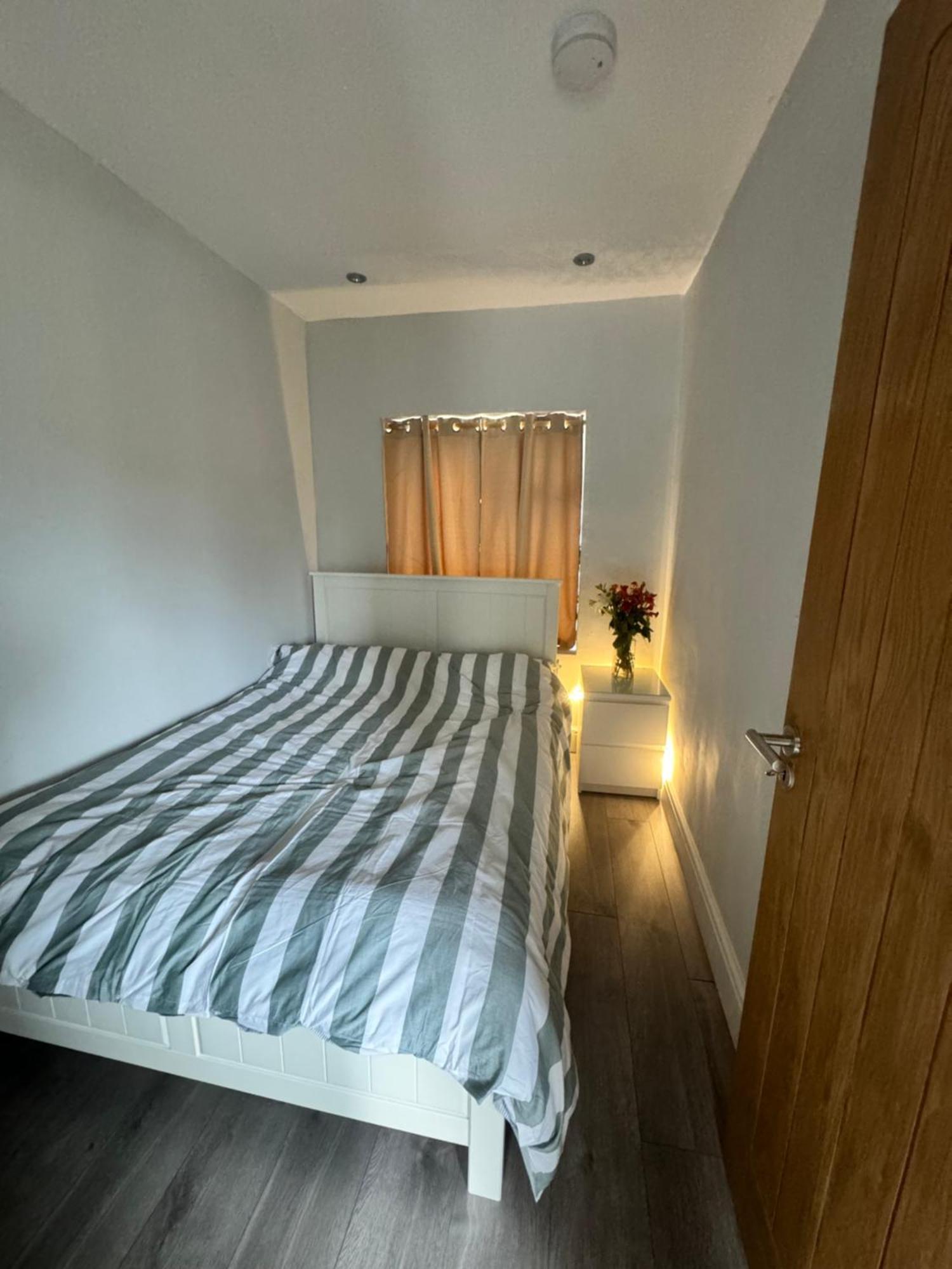 1 Bed With Kitchenette And Bathroom أكسفورد المظهر الخارجي الصورة